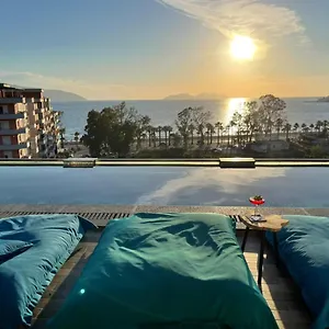 **** Hotel Ames & Albania